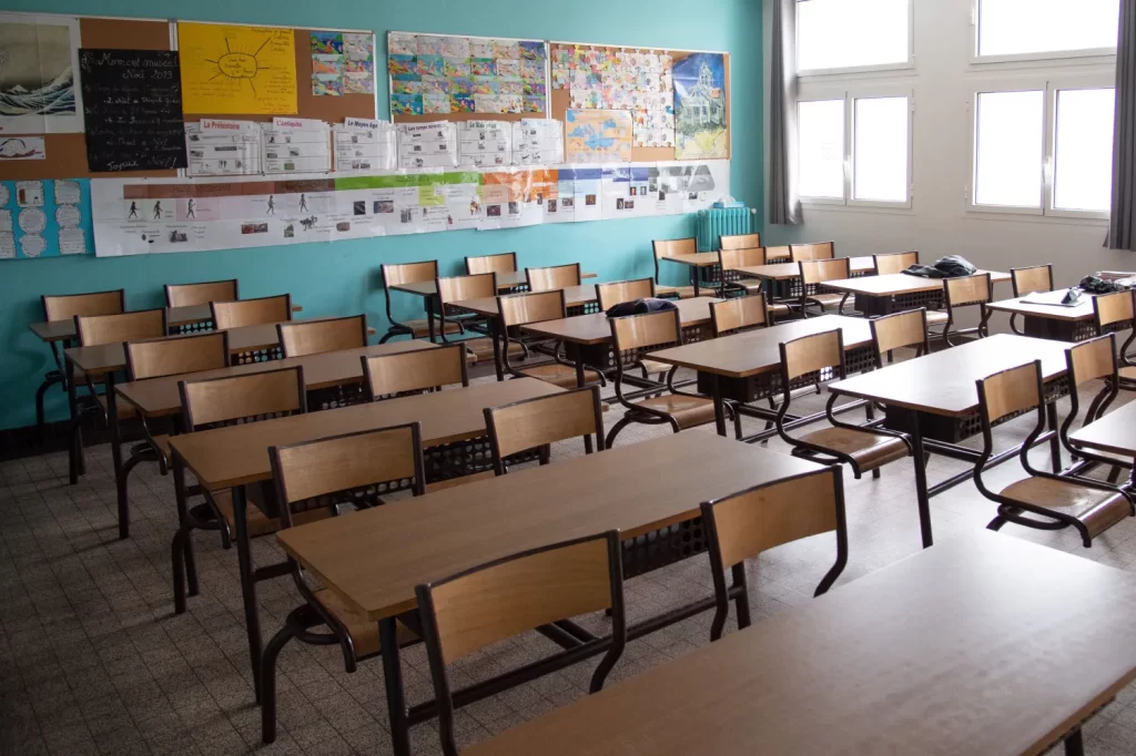 empty classroom elementary school middle school high school باشگاه ورزشی کودکان کوشا